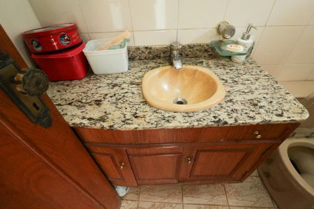 Casa à venda com 130m², 3 quartos e 2 vagas Casa à venda com 130m², 3 quartos e 2 vagasLavabo