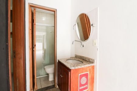 Casa à venda com 130m², 3 quartos e 2 vagas Casa à venda com 130m², 3 quartos e 2 vagasQuarto Externo e Banheiro Externo