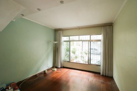 Casa à venda com 130m², 3 quartos e 2 vagas Casa à venda com 130m², 3 quartos e 2 vagasSala