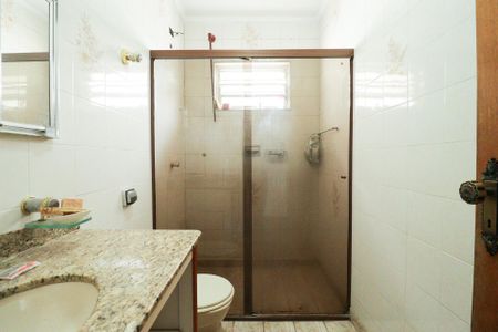 Casa à venda com 130m², 3 quartos e 2 vagas Casa à venda com 130m², 3 quartos e 2 vagasBanheiro Social