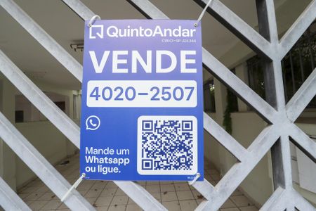 Casa à venda com 130m², 3 quartos e 2 vagas Casa à venda com 130m², 3 quartos e 2 vagasPlaquinha