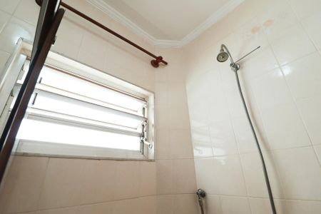 Casa à venda com 130m², 3 quartos e 2 vagas Casa à venda com 130m², 3 quartos e 2 vagasBanheiro da Suíte