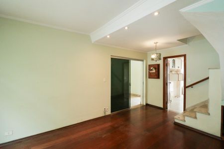 Casa à venda com 130m², 3 quartos e 2 vagas Casa à venda com 130m², 3 quartos e 2 vagasSala