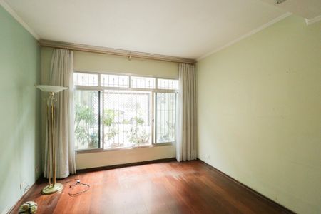 Casa à venda com 130m², 3 quartos e 2 vagas Casa à venda com 130m², 3 quartos e 2 vagasSala