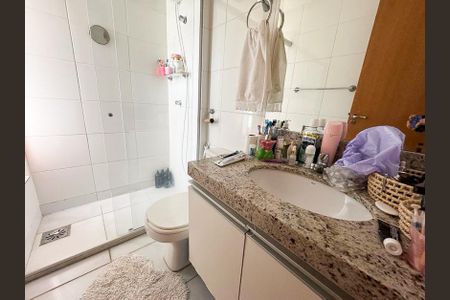 Apartamento à venda com 90m², 3 quartos e 2 vagasBanheiro social