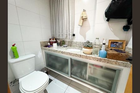 Apartamento à venda com 90m², 3 quartos e 2 vagasBanheiro social