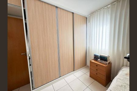 Apartamento à venda com 90m², 3 quartos e 2 vagasQuarto 2