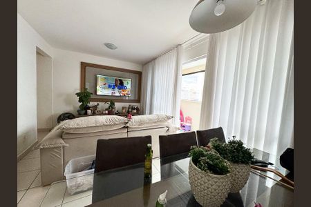 Apartamento à venda com 90m², 3 quartos e 2 vagasSala