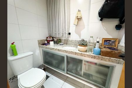 Apartamento à venda com 90m², 3 quartos e 2 vagasBanheiro social