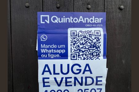 Casa de condomínio à venda com 249m², 3 quartos e 3 vagas Casa de condomínio à venda com 249m², 3 quartos e 3 vagasPlaca