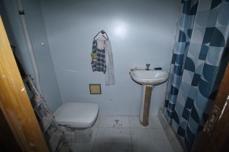 Casa de condomínio à venda com 249m², 3 quartos e 3 vagasBanheiro 1