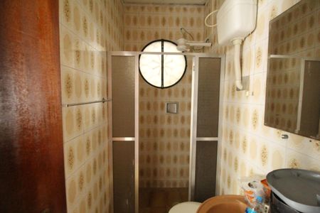 Casa de condomínio à venda com 249m², 3 quartos e 3 vagasBanheiro 2