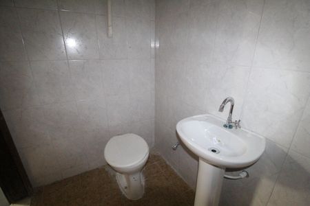 Casa de condomínio à venda com 249m², 3 quartos e 3 vagasBanheiro da suíte 2