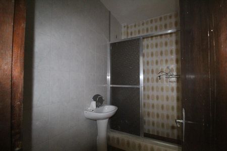 Casa de condomínio à venda com 249m², 3 quartos e 3 vagasBanheiro da suíte 1