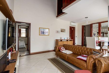 Casa à venda com 3 quartos, 114m² em Itaipu, Niterói