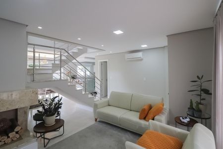 Casa de condomínio à venda com 188m², 3 quartos e 2 vagas Casa de condomínio à venda com 188m², 3 quartos e 2 vagasSala