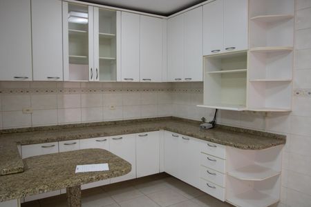 Casa à venda com 199m², 4 quartos e 3 vagasCozinha 