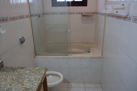 Casa à venda com 199m², 4 quartos e 3 vagasBanheiro Social