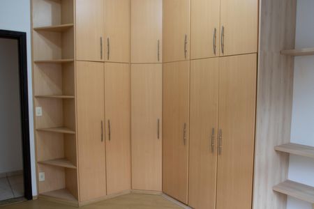 Casa à venda com 199m², 4 quartos e 3 vagasSuíte