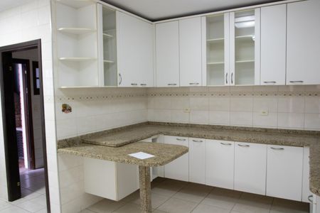 Casa à venda com 199m², 4 quartos e 3 vagasCozinha 