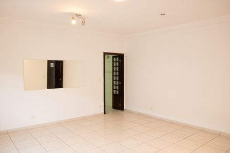 Casa à venda com 199m², 4 quartos e 3 vagasSala