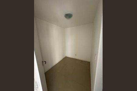 Apartamento à venda com 179m², 3 quartos e 3 vagas Apartamento à venda com 179m², 3 quartos e 3 vagasEscritório