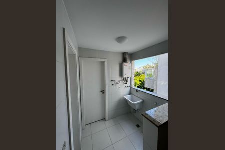 Apartamento à venda com 179m², 3 quartos e 3 vagas Apartamento à venda com 179m², 3 quartos e 3 vagasLavanderia