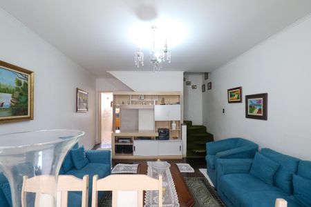 Casa à venda com 183m², 2 quartos e 5 vagas Casa à venda com 183m², 2 quartos e 5 vagasSala