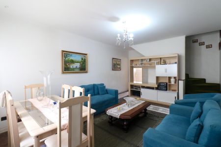 Casa à venda com 183m², 2 quartos e 5 vagas Casa à venda com 183m², 2 quartos e 5 vagasSala