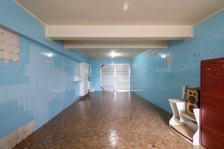 Casa à venda com 183m², 2 quartos e 5 vagas Casa à venda com 183m², 2 quartos e 5 vagasGaragem