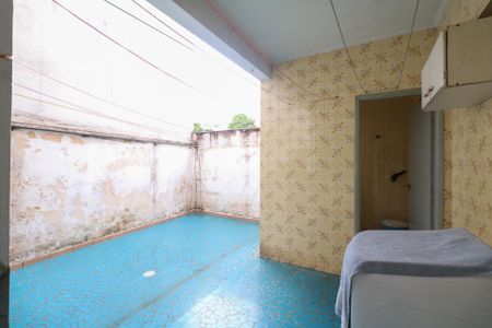 Casa à venda com 183m², 2 quartos e 5 vagas Casa à venda com 183m², 2 quartos e 5 vagasQuintal e Área de Serviço 2