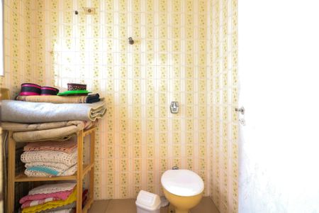 Casa à venda com 183m², 2 quartos e 5 vagas Casa à venda com 183m², 2 quartos e 5 vagasBanheiro de Serviço 1