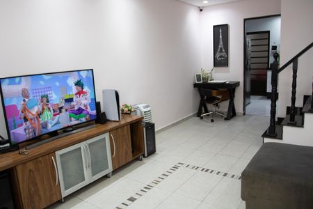 Casa à venda com 120m², 2 quartos e 2 vagas Casa à venda com 120m², 2 quartos e 2 vagasSala