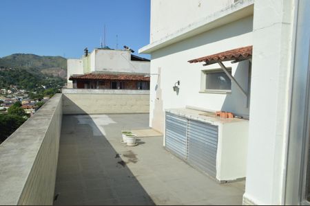 Apartamento à venda com 350m², 3 quartos e 2 vagasTerraço