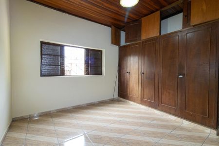 Casa à venda com 250m², 2 quartos e 3 vagasQuarto 