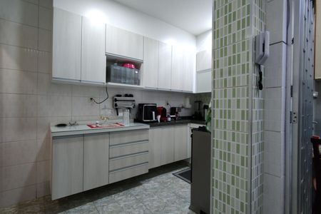 Apartamento à venda com 65m², 2 quartos e 1 vaga Apartamento à venda com 65m², 2 quartos e 1 vagaCozinha - Armários
