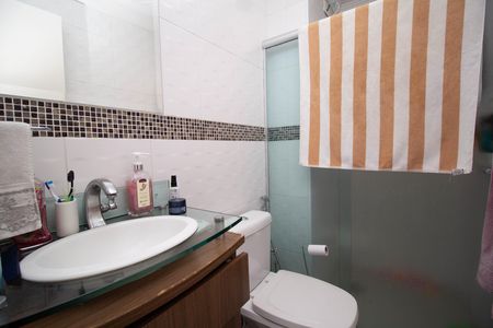 Apartamento à venda com 64m², 3 quartos e 1 vaga Apartamento à venda com 64m², 3 quartos e 1 vagaBanheiro
