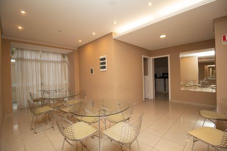 Apartamento à venda com 64m², 3 quartos e 1 vaga Apartamento à venda com 64m², 3 quartos e 1 vagaÁrea comum - Salão de festas