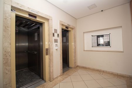 Apartamento à venda com 64m², 3 quartos e 1 vaga Apartamento à venda com 64m², 3 quartos e 1 vagaHall social - Elevadores