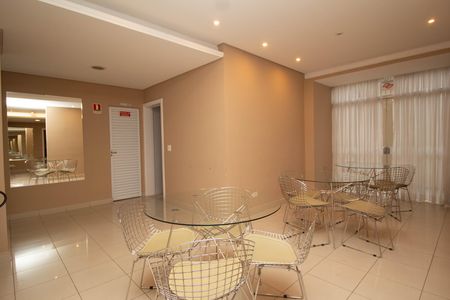 Apartamento à venda com 64m², 3 quartos e 1 vaga Apartamento à venda com 64m², 3 quartos e 1 vagaÁrea comum - Salão de festas