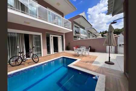 Casa de condomínio à venda com 173m², 7 quartos e 1 vagaQuintal / Garagem / Área Gourmet / Piscina