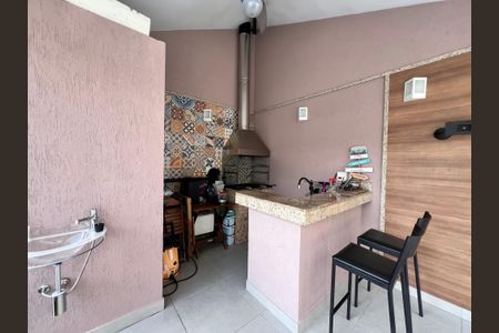 Casa de condomínio à venda com 173m², 7 quartos e 1 vagaQuintal / Garagem / Área Gourmet / Piscina