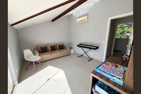 Casa de condomínio à venda com 173m², 7 quartos e 1 vagaQuarto 01 Suíte