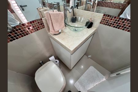 Casa de condomínio à venda com 173m², 7 quartos e 1 vagaLavabo Sala