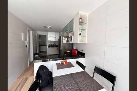 Casa de condomínio à venda com 173m², 7 quartos e 1 vagaCozinha