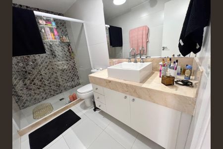 Casa de condomínio à venda com 173m², 7 quartos e 1 vagaBanheiro Suíte 6