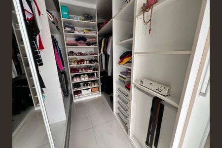 Casa de condomínio à venda com 173m², 7 quartos e 1 vagaCloset Suíte 6