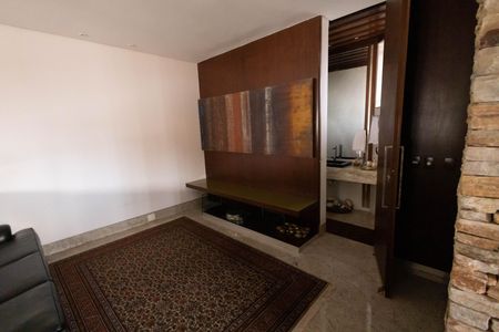 Casa para alugar com 563m², 4 quartos e 5 vagas Casa para alugar com 563m², 4 quartos e 5 vagasSala 3