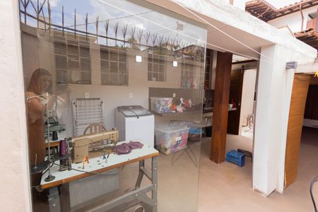 Casa para alugar com 563m², 4 quartos e 5 vagas Casa para alugar com 563m², 4 quartos e 5 vagasLavanderia