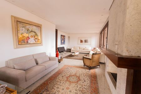 Casa para alugar com 563m², 4 quartos e 5 vagas Casa para alugar com 563m², 4 quartos e 5 vagasSala 2